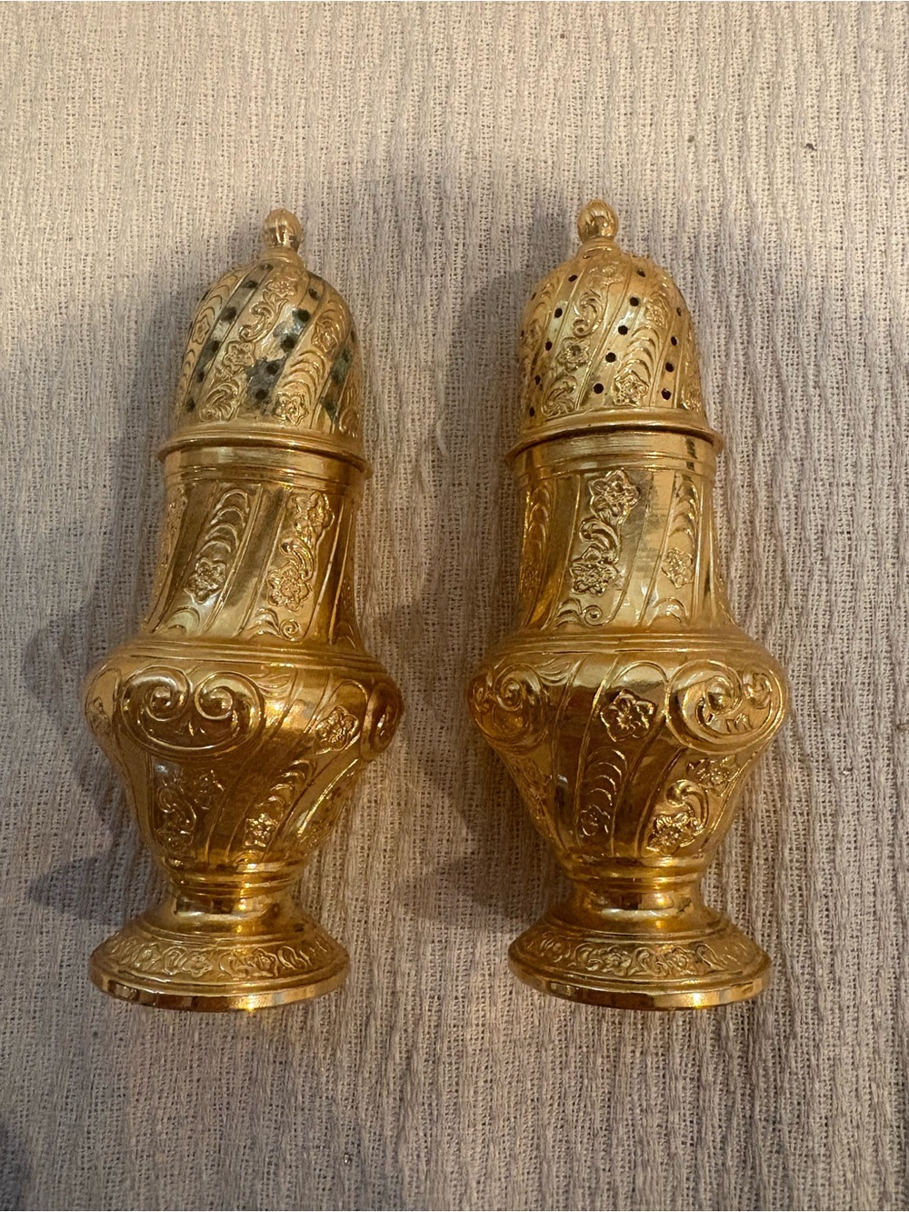 Vintage Ornate Gold Tone Salt & Pepper Shakers 5.5” Floral Hollywood Regency